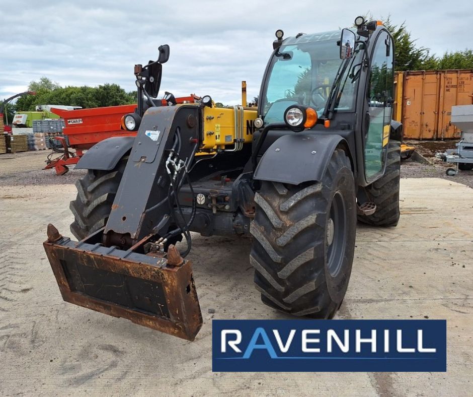 TH7.42 NEW HOLLAND HANDLER