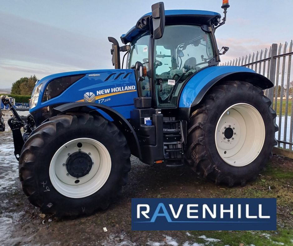 T7.225 AC NEW HOLLAND TRACTOR