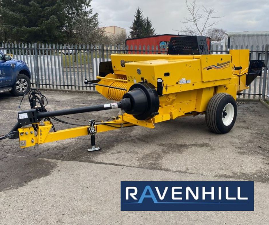 275TW NEW HOLLAND BALER