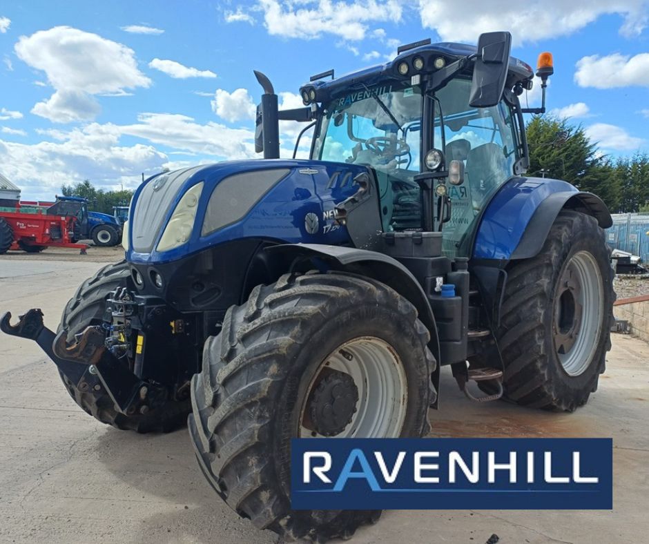 T7.270 AC NEW HOLLAND TRACTOR