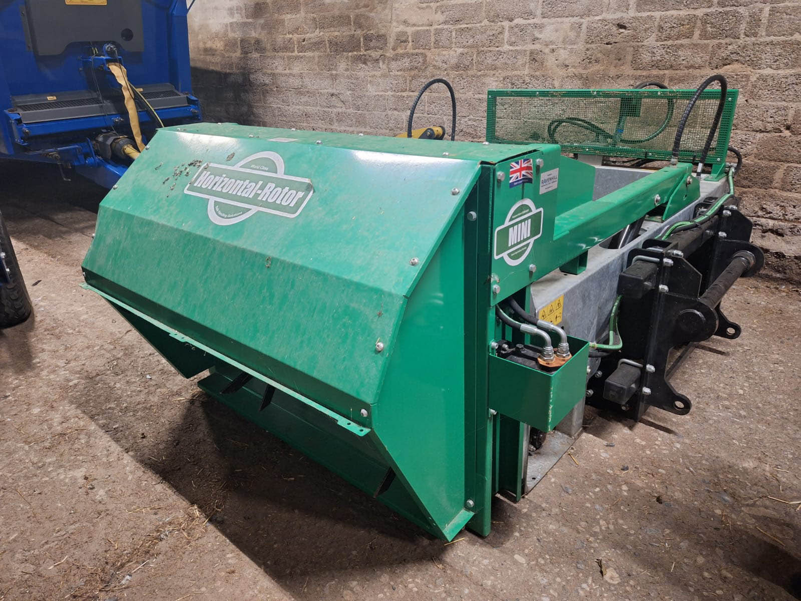 MINI HR SPREAD-A-BALE