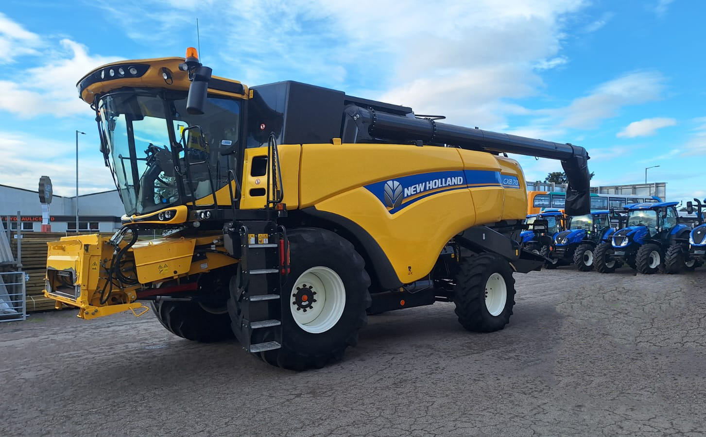 CX8.70 NEW HOLLAND COMBINE
