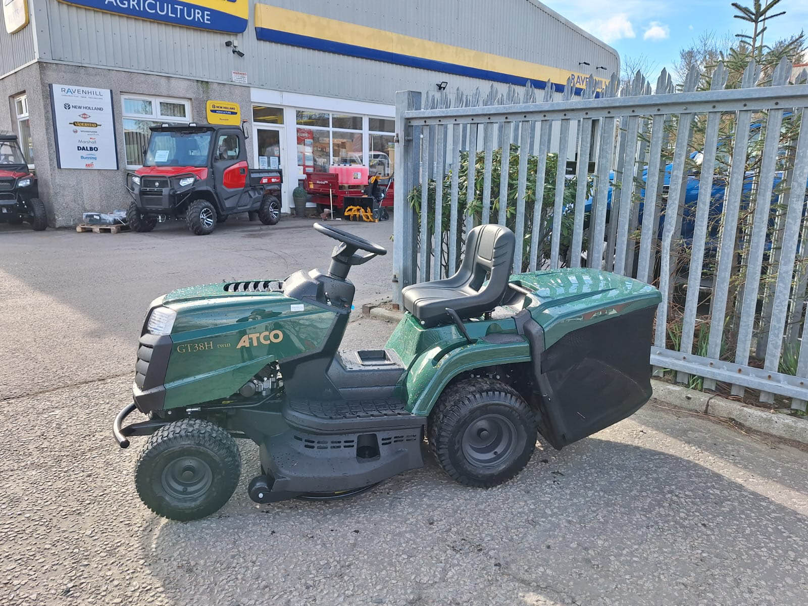 GT 38H TWIN ATCO ST550 MOWER