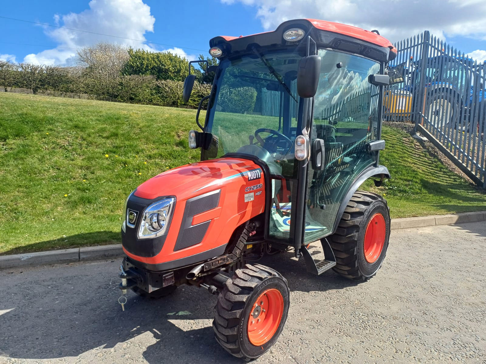 CX2510 CH-EU KIOTI TRACTOR