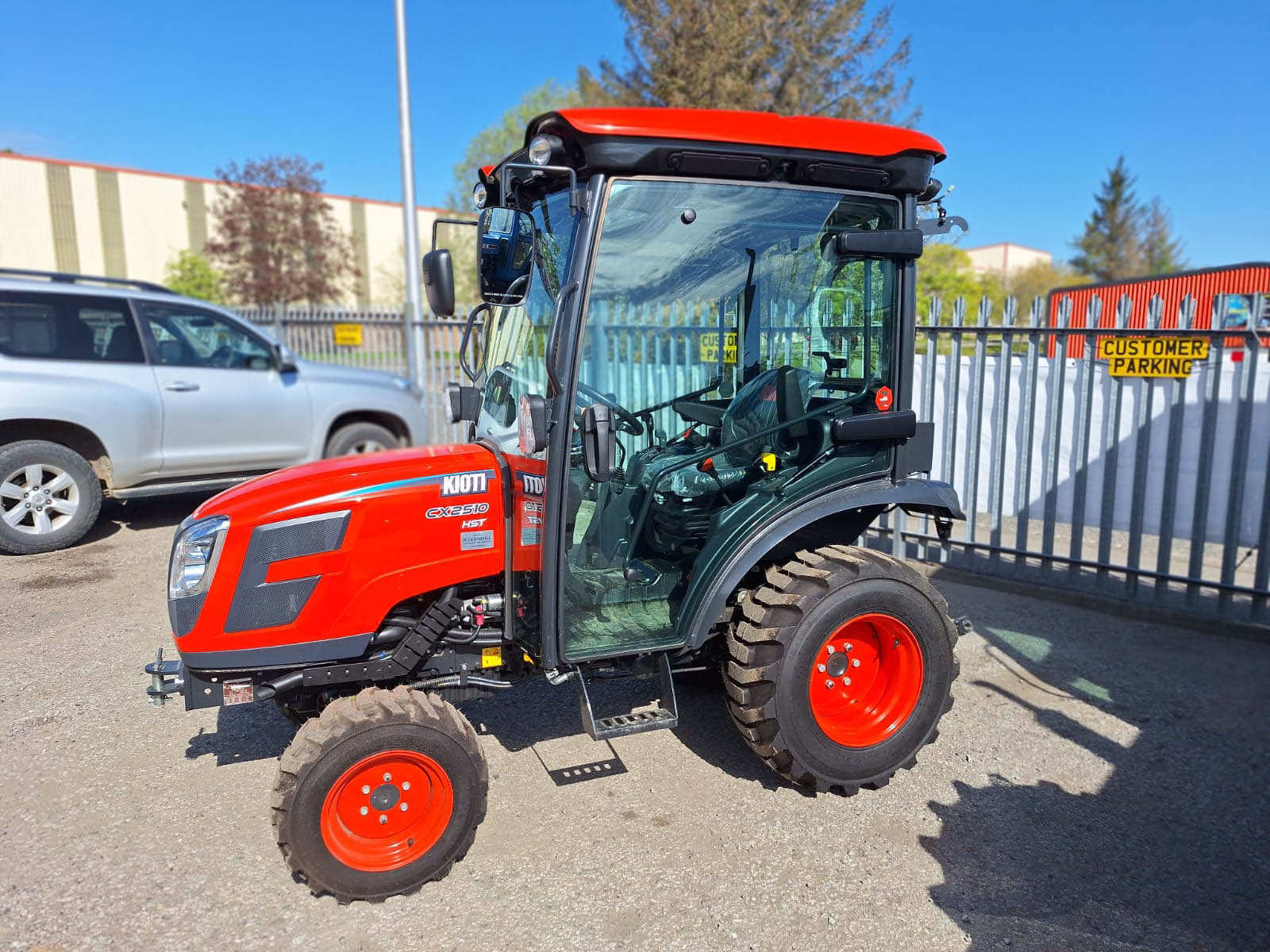 CX2510 CH-EU KIOTI TRACTOR