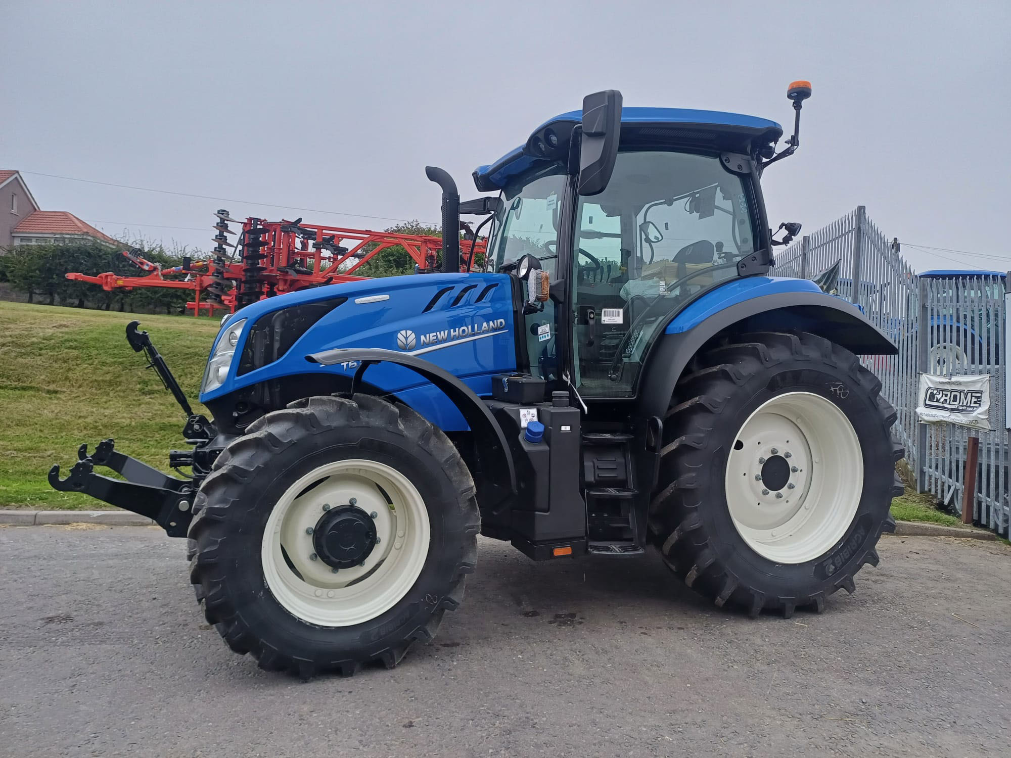 T6.175 DC NEW HOLLAND TRACTOR