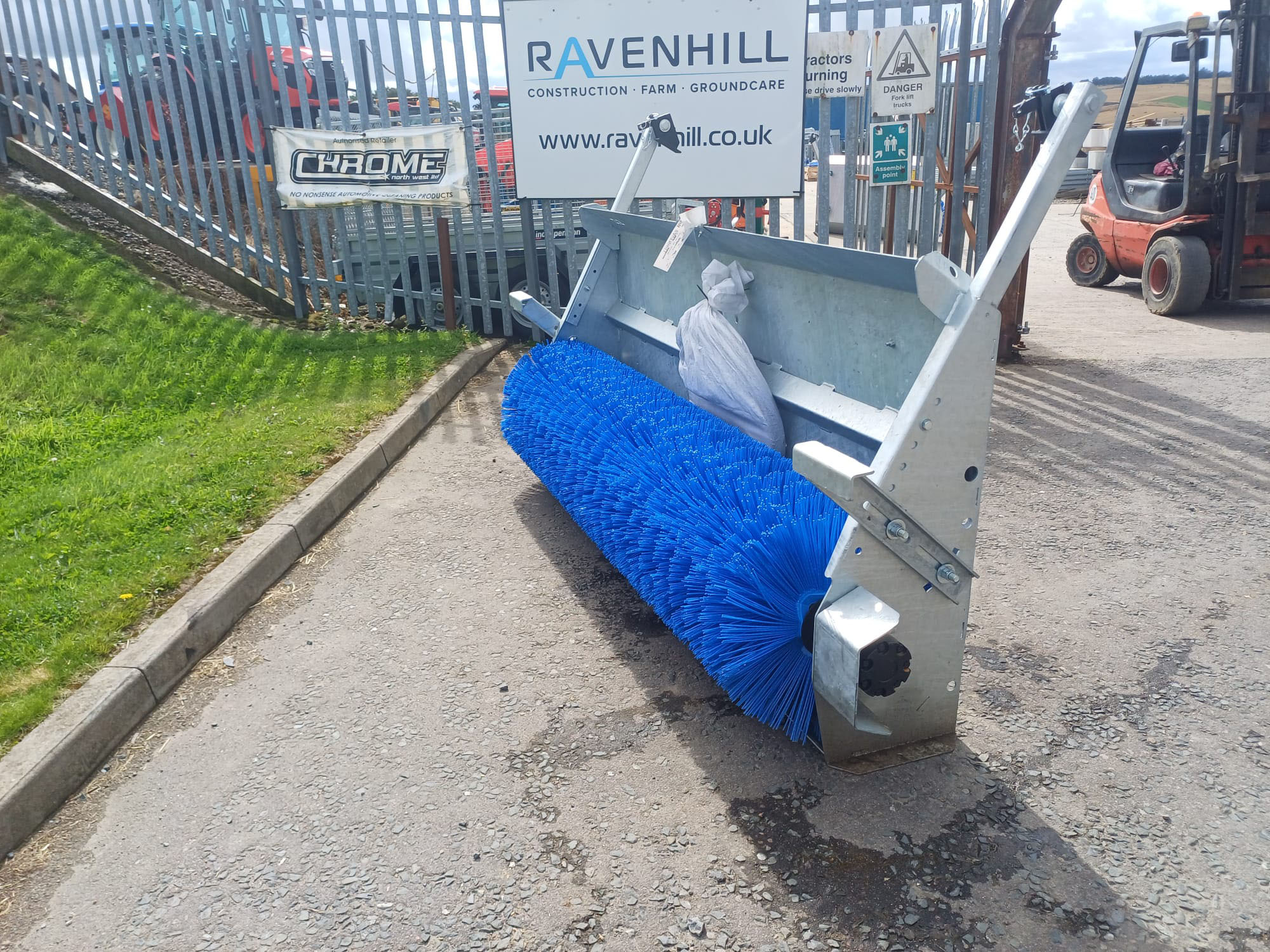 SBB213 SUTON BUCKET BRUSH