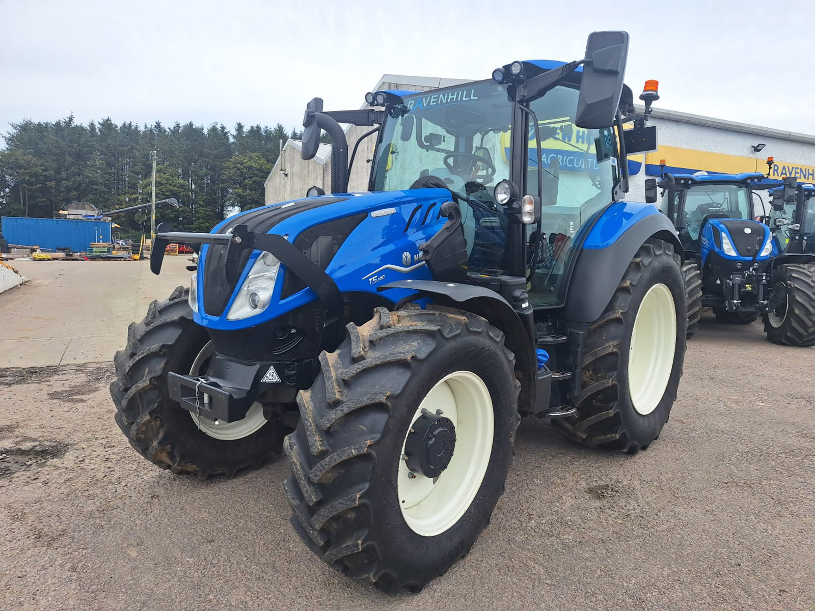 T5.140 DC NEW HOLLAND TRACTOR