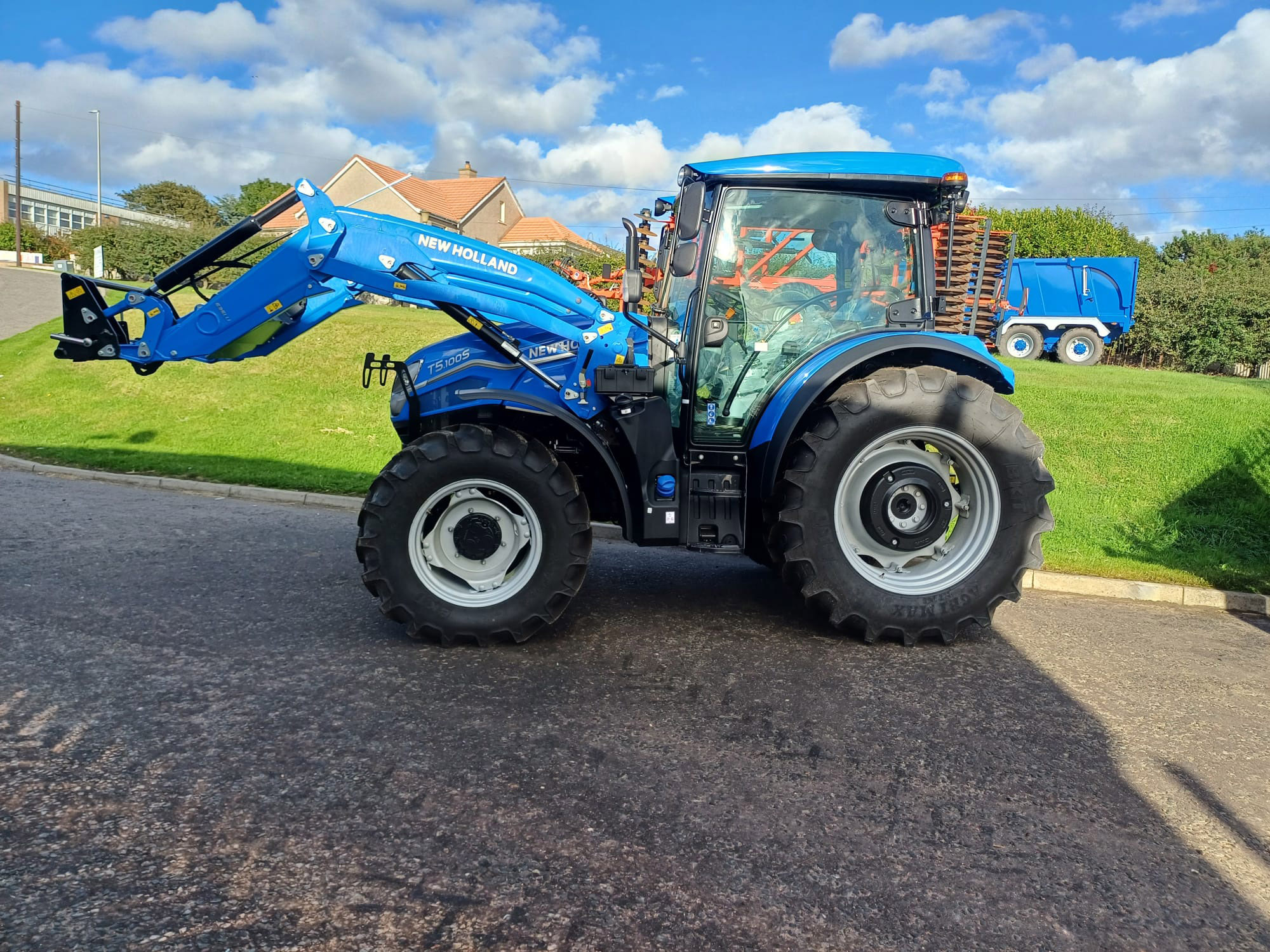 T5.100 S NEW HOLLAND TRACTOR