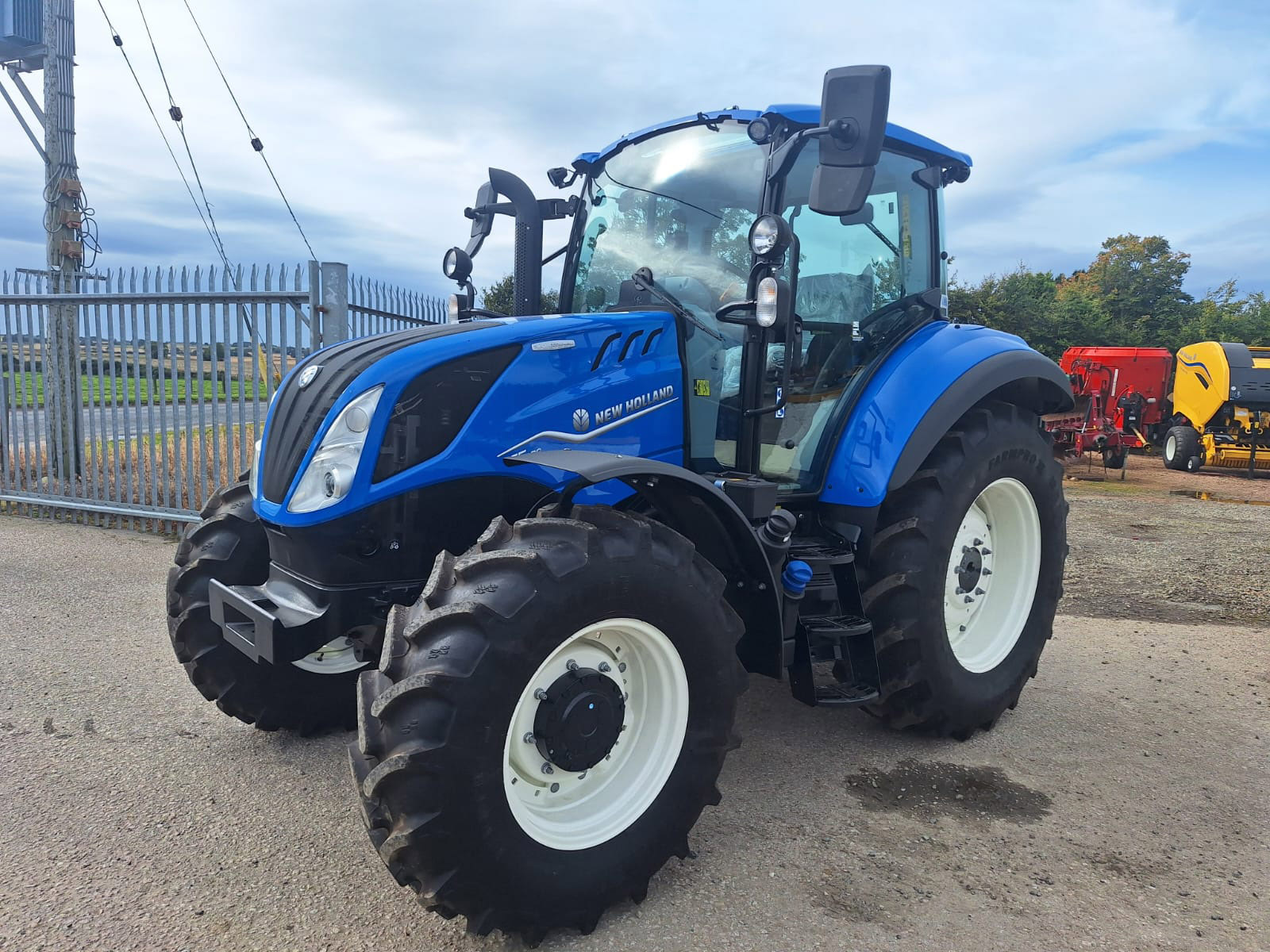 T5.120 EC NEW HOLLAND TRACTOR